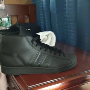 Adidas Men's Black Leather Sneakers